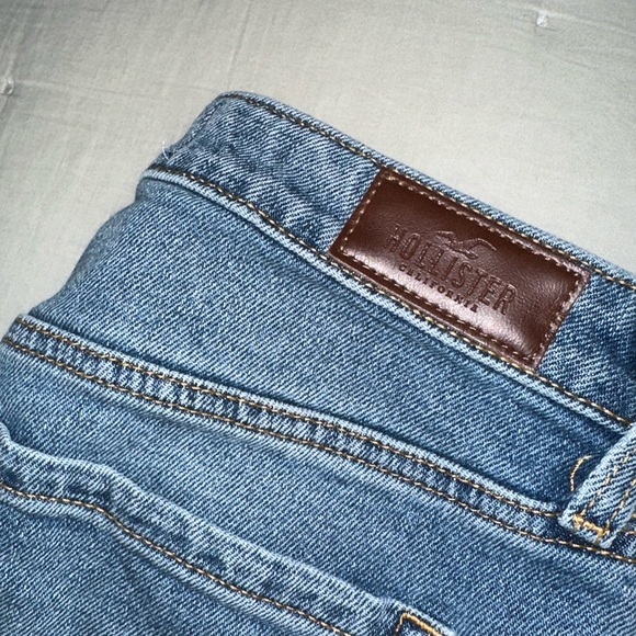 Hollister ultra high rise mom jeans - Picture 7 of 8